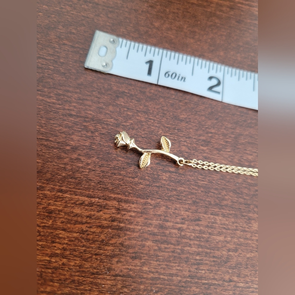 Rose Pendant Necklace
